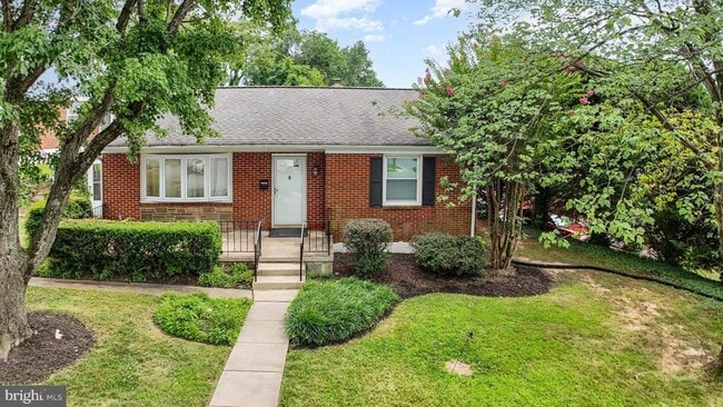Photo - Renovated Rancher for rent in Rosedale!
