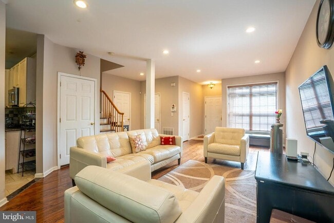 Photo - 76 Tennyson Rd
