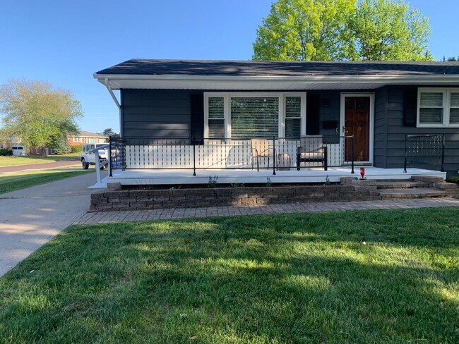 Building Photo - 2709 Highland Dr