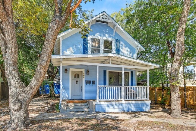 Photo - 704 Franklin Blvd