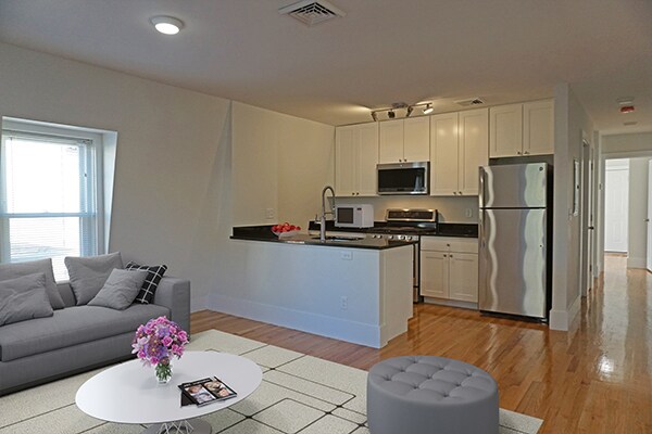 Photo - 2 Osgood St Apartments Unit 3