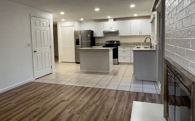 Photo - ***$250 OFF 1ST MONTHS RENT!!*** Charming, Fully Updated Home in Beaverton’s Greenway Neighborhood