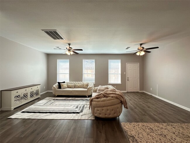 Photo - 11114 Beverley Pk St