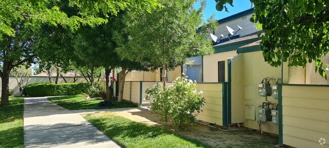 Building Photo - 44500 15th St E Rental