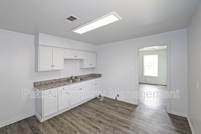 Photo - 3703 S Monroe St