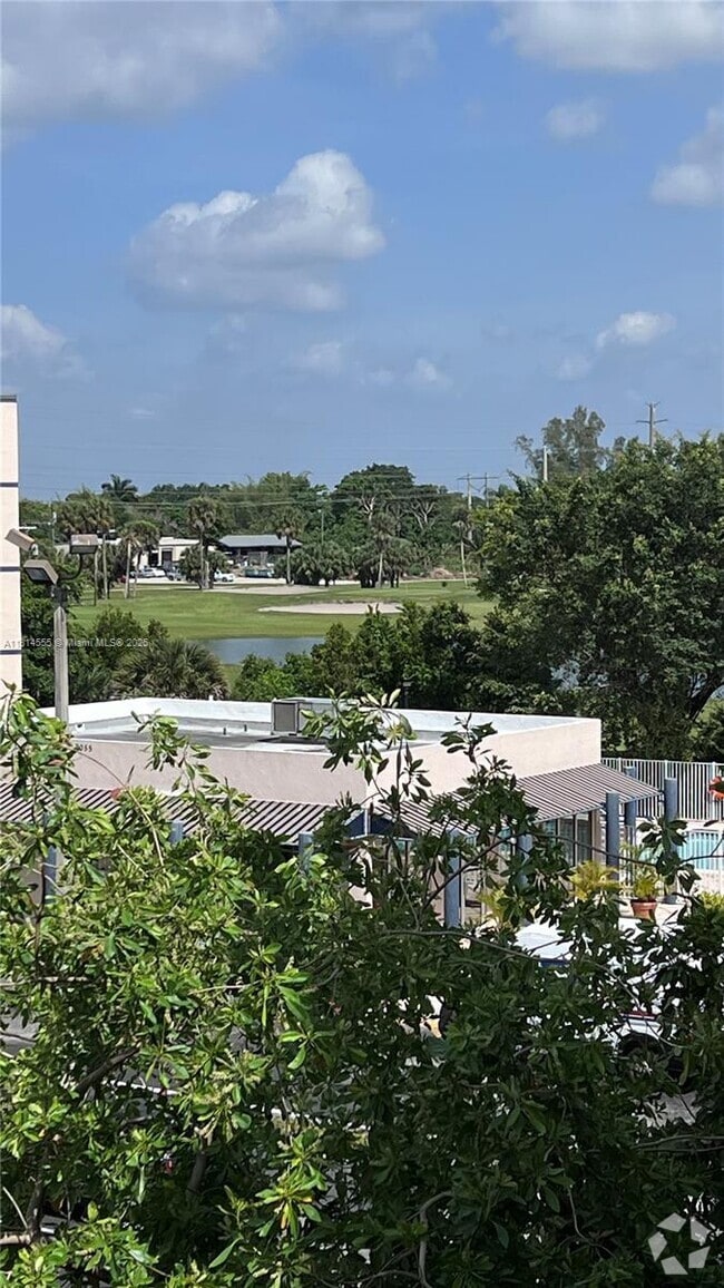 Building Photo - 7035 NW 186th St Unit D409 Rental