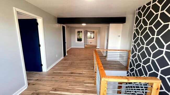 Photo - 5737 Hobart St Unidad Apt 1