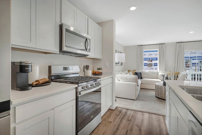 Photo - 438 Lakeshore Ct