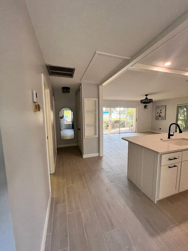 4 Antigua Cir