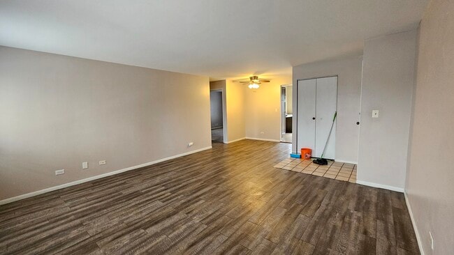 Living Room - 415 Echo Ln Unit 3