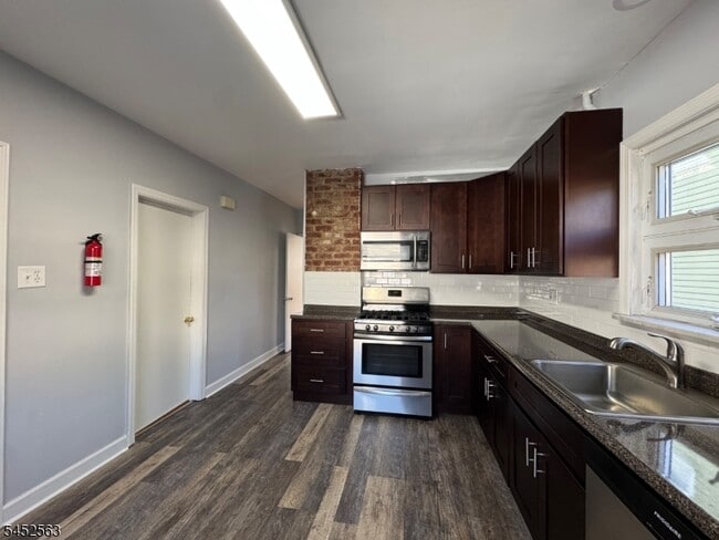 Photo - 271 Davis Ave Unit 2
