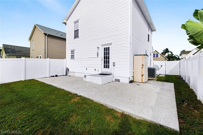 Photo - 406 Leawood Cir