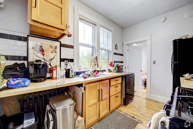 Building Photo - 3113 Harriet Ave Unit # 1 Rental