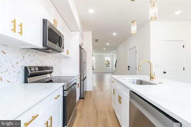 Photo - 737 N 42nd St