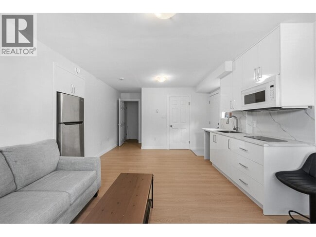 Photo - 3xxx St Andrews Ave