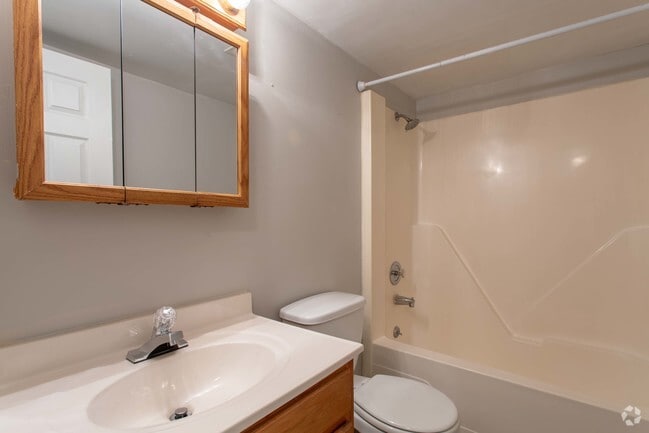 2 Bed/ 2 Bath - Garden Style