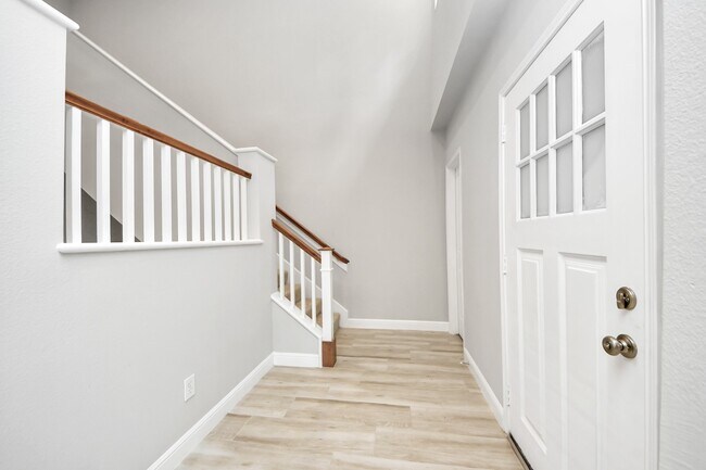 Photo - 66 Scarlet Woods Ct