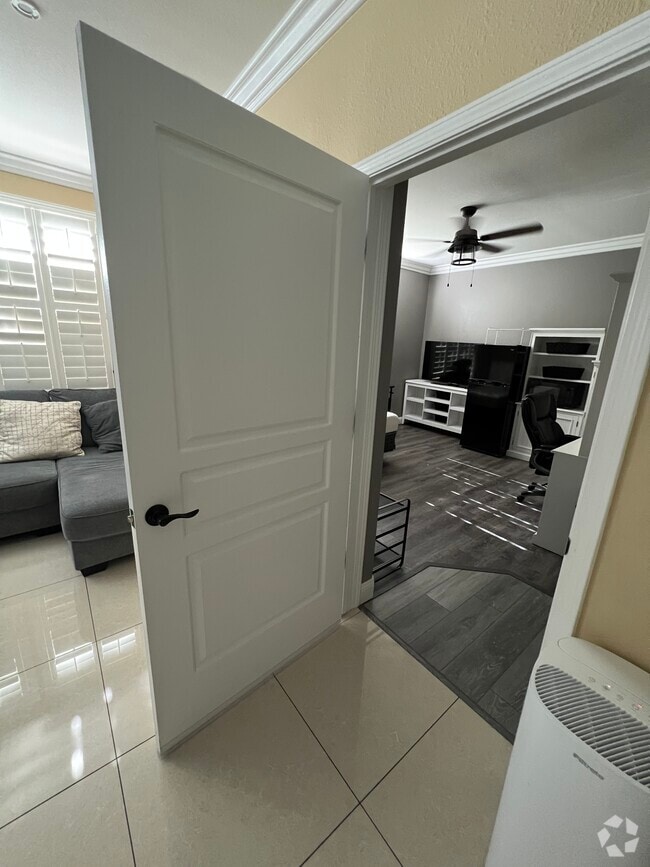 Building Photo - 10965 Merritt Dr Rental