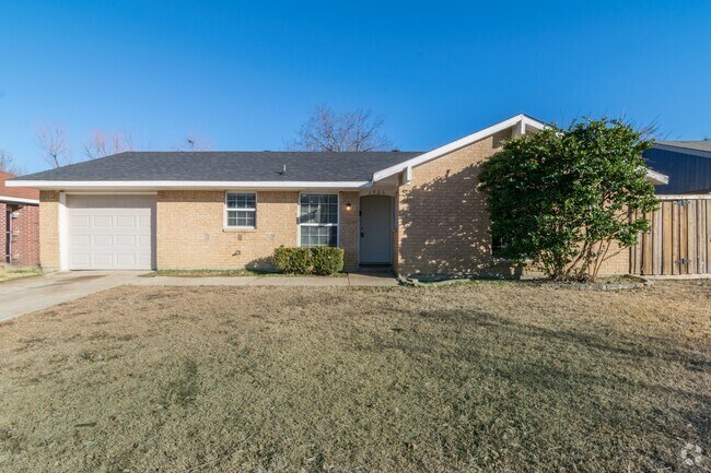 Building Photo - 1906 Curtis Dr Rental