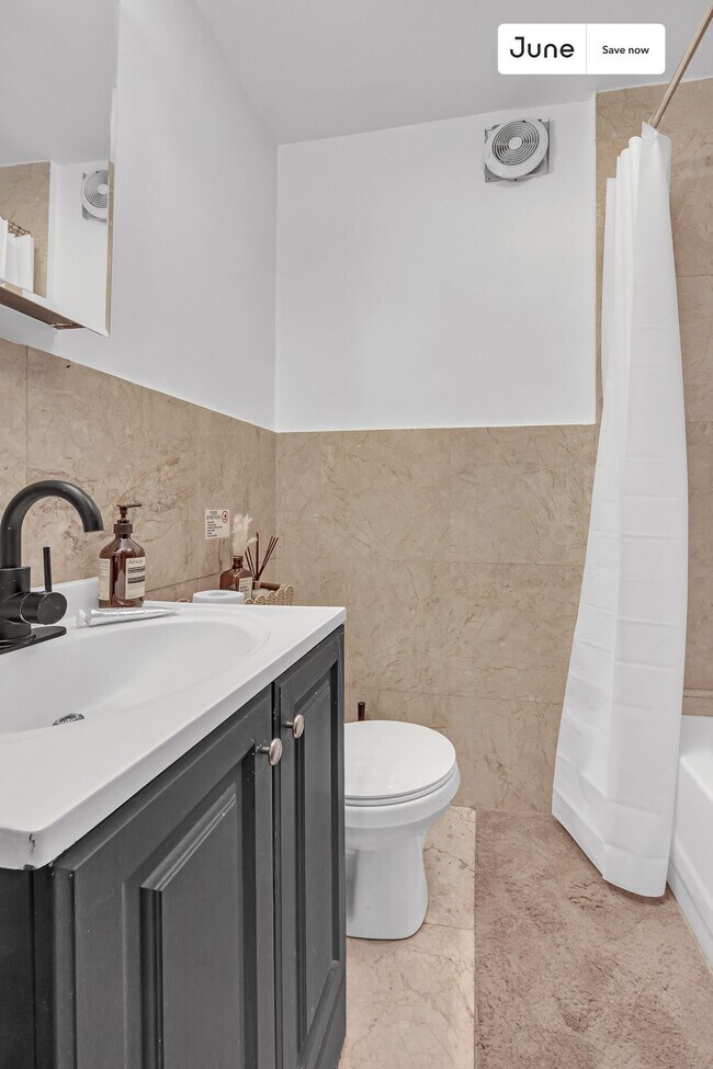 Photo - 336 W 46th St Unit 3R