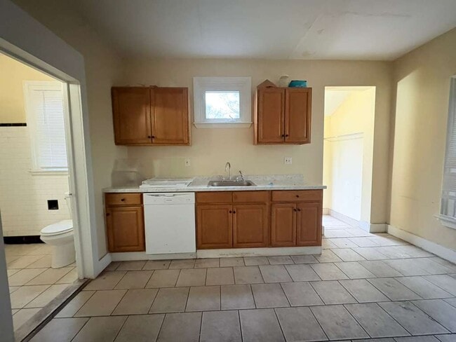 Photo - 81 Sherman Ave Unidad 1