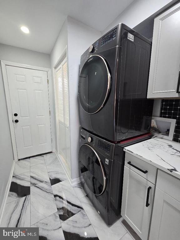 Photo - 5433 C St SE Unit 4