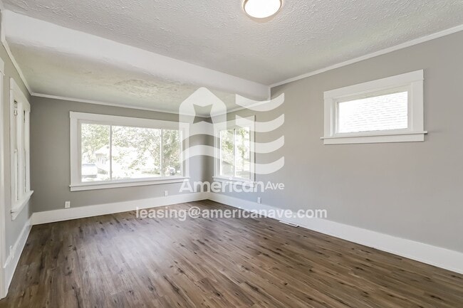 Photo - 2859 Corby St