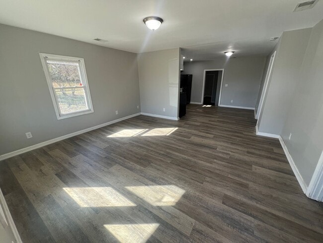 Photo - House for rent in Elizabethtown. 3 bed and 1 bath. Newly renovated!