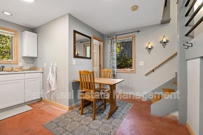 Photo - 200 Purefoy Rd