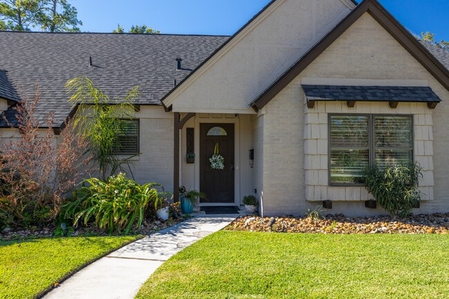 Photo - 2710 Colonial Dr