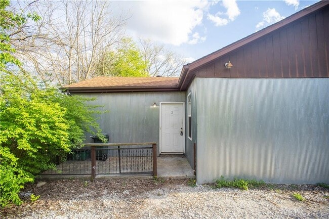 Photo - 1201 E Huntsville Rd House