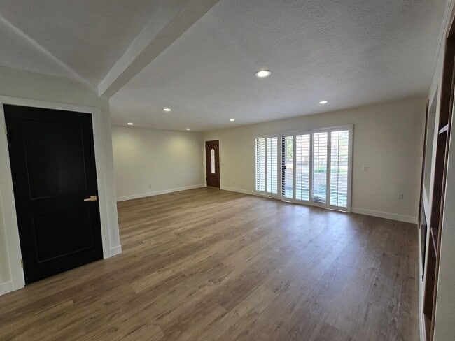 Photo - Hawarden Hills Home