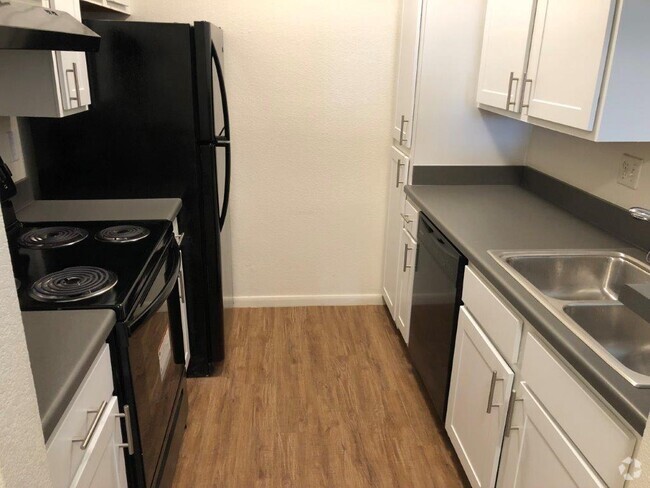 Kitchen - Village Crest Rental