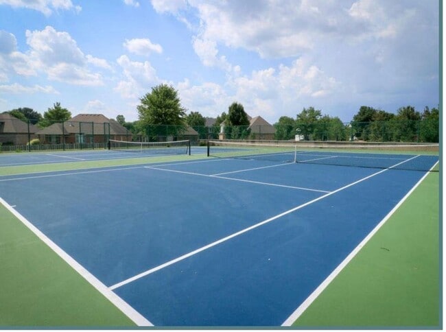 Photo - 3 bed 2.5 bath in Chesterfield Village in Springfield