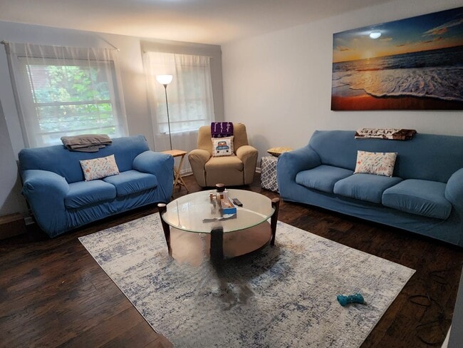 Photo - 930 Green St Townhome