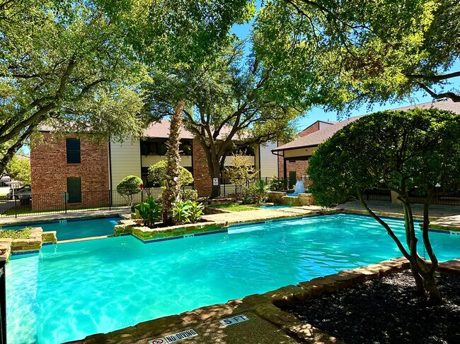 Photo - Raintree Apartments