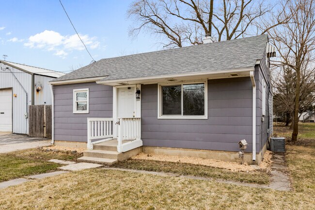 Photo - 117 S River St House