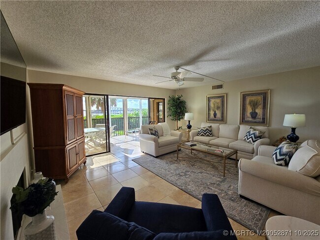 Photo - 316 NE Edgewater Dr