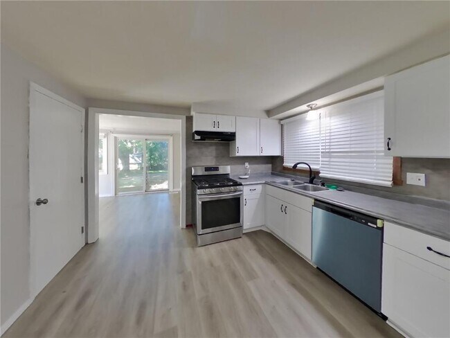 Photo - 1056 S Shore Dr