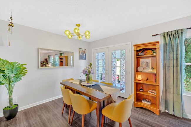 Photo - 7540 Chatham Cir