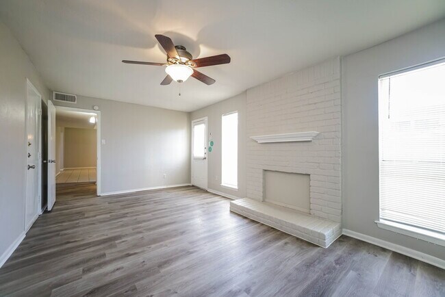 Photo - 10919 Skybird Dr