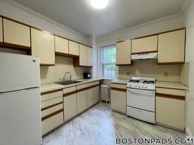 Building Photo - 21 Wendell St Rental