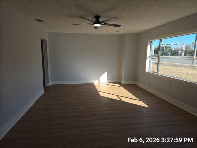 Photo - 604 E College Ave