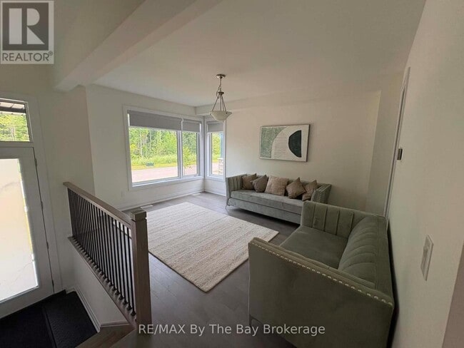 Photo - 218 Mapleside Dr