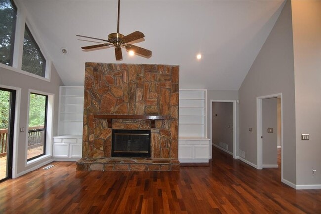 Photo - 3765 Cochran Lake Rd