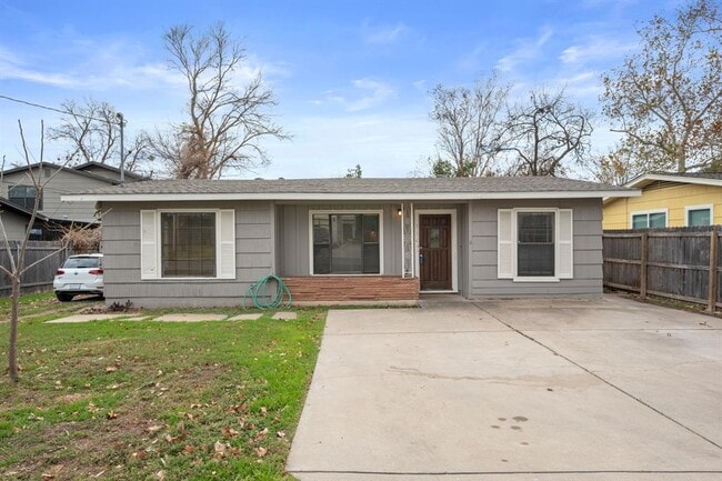 Building Photo - 303 Irma Dr