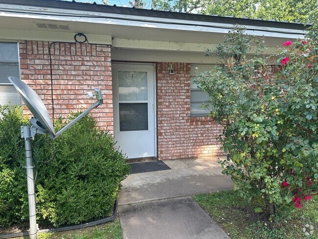Building Photo - 308 N Inglewood Ave Unit Apt 2