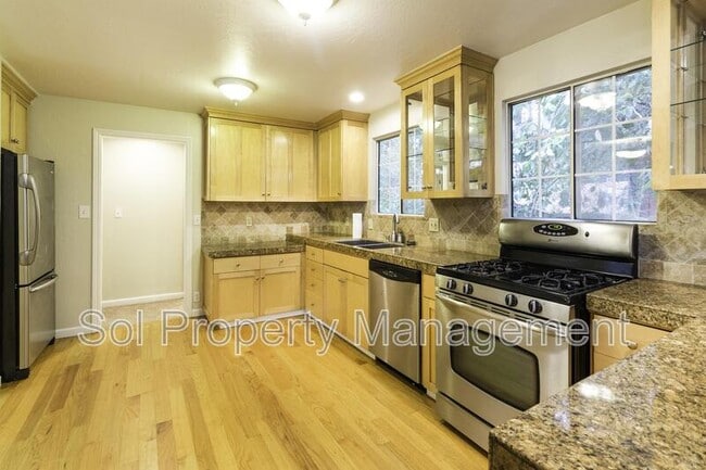 Photo - 153 Pine Ave