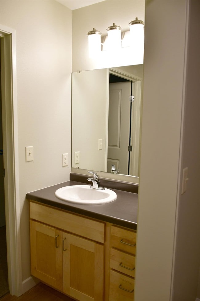 Agassiz Townhomes