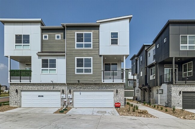 Building Photo - 10663 Columbite Hts